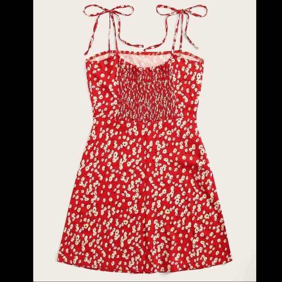 Red dress with white flowers - Picture 3 of 9